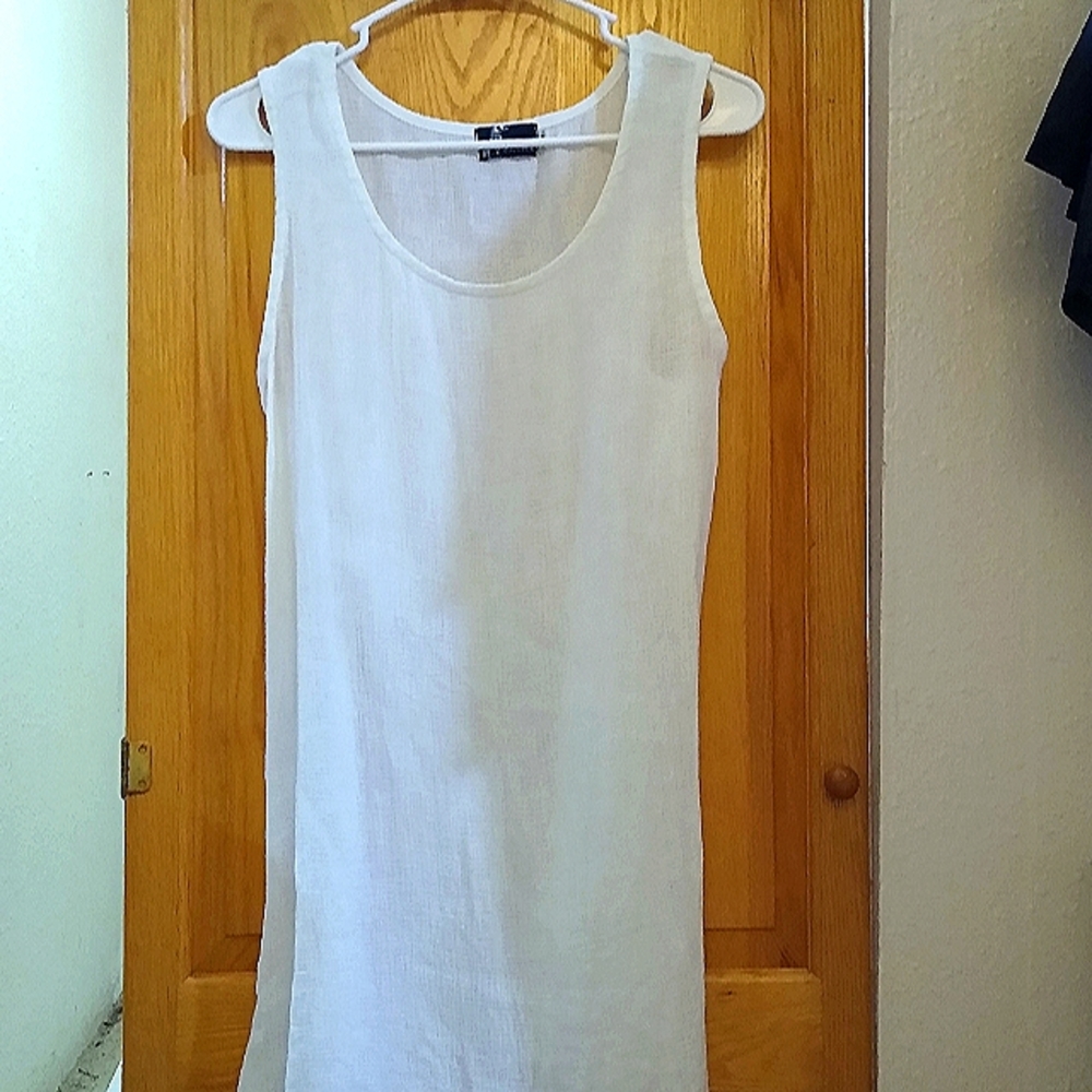 Mid-thigh light summer dress, M